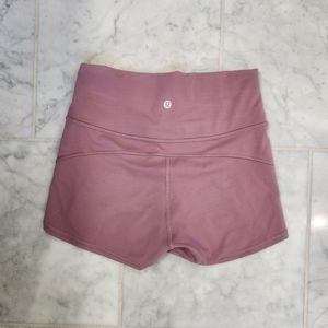 Lululemon In Movement Everlux 2.5 inch shorts size 6 figue biker shorts